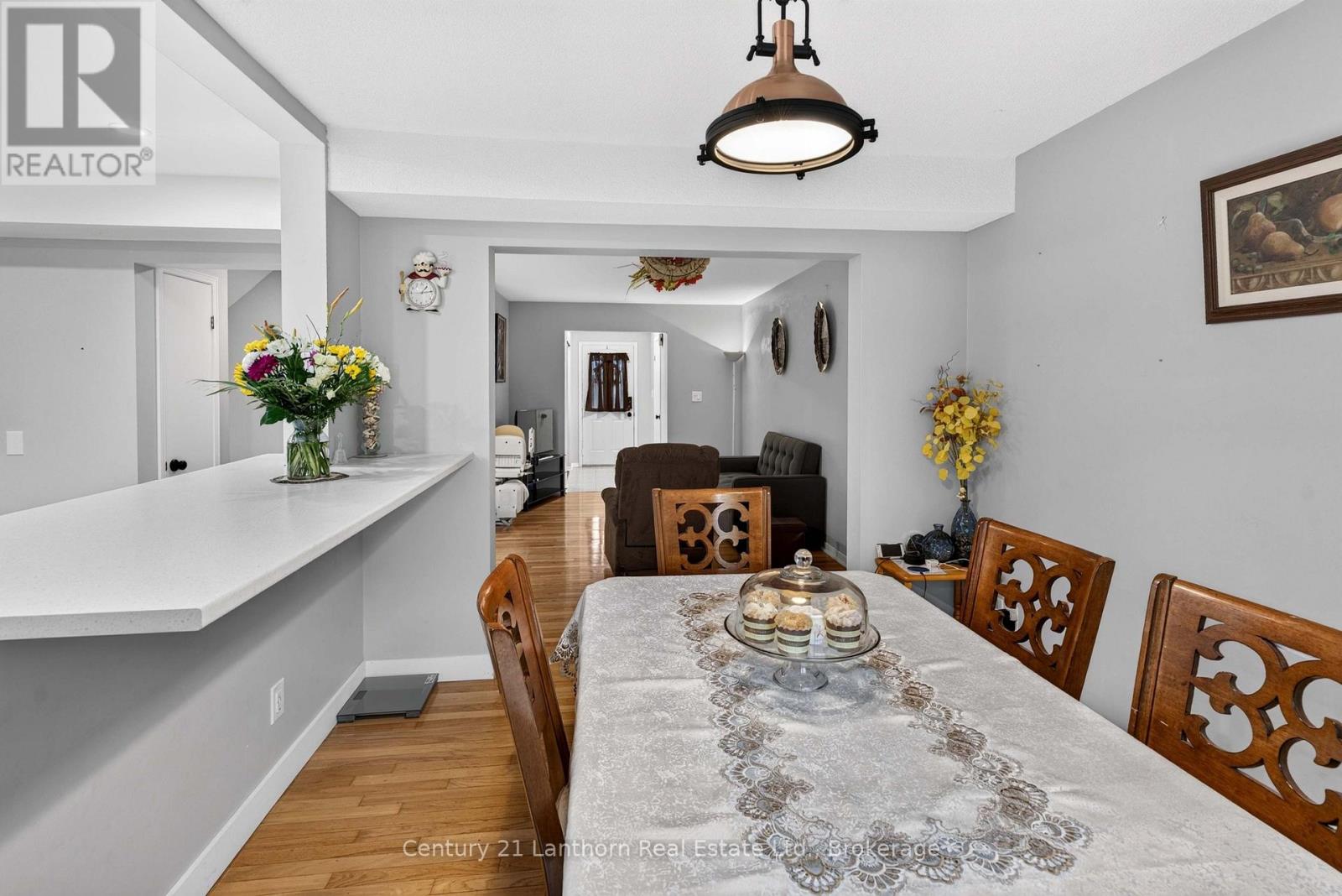 256 VANGUARD COURT - 13