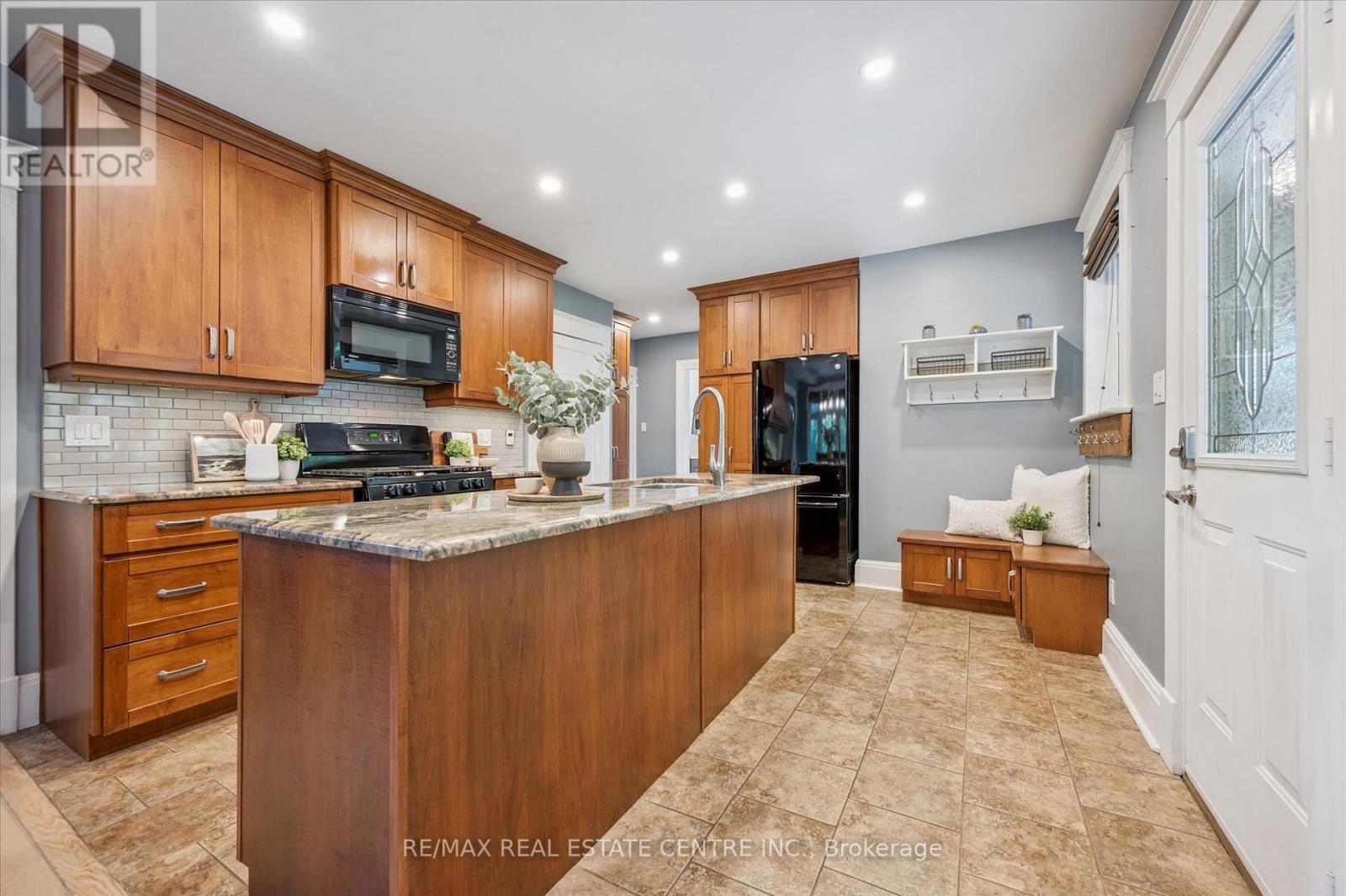 310 KITCHENER ROAD - Image 15