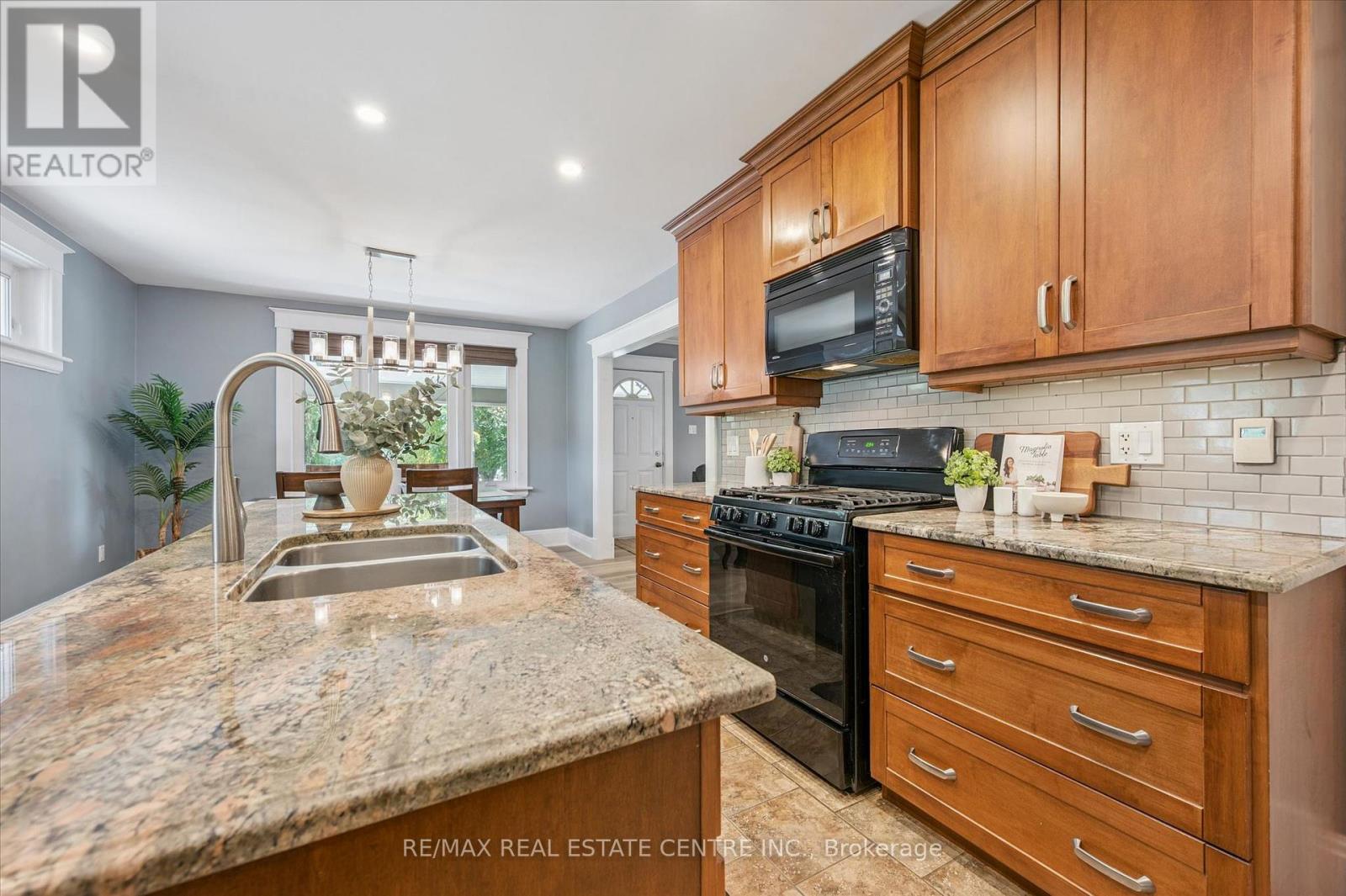 310 KITCHENER ROAD - Image 18
