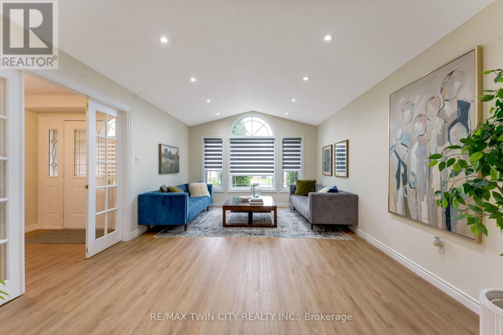 519 YORKSHIRE DRIVE - Image 12