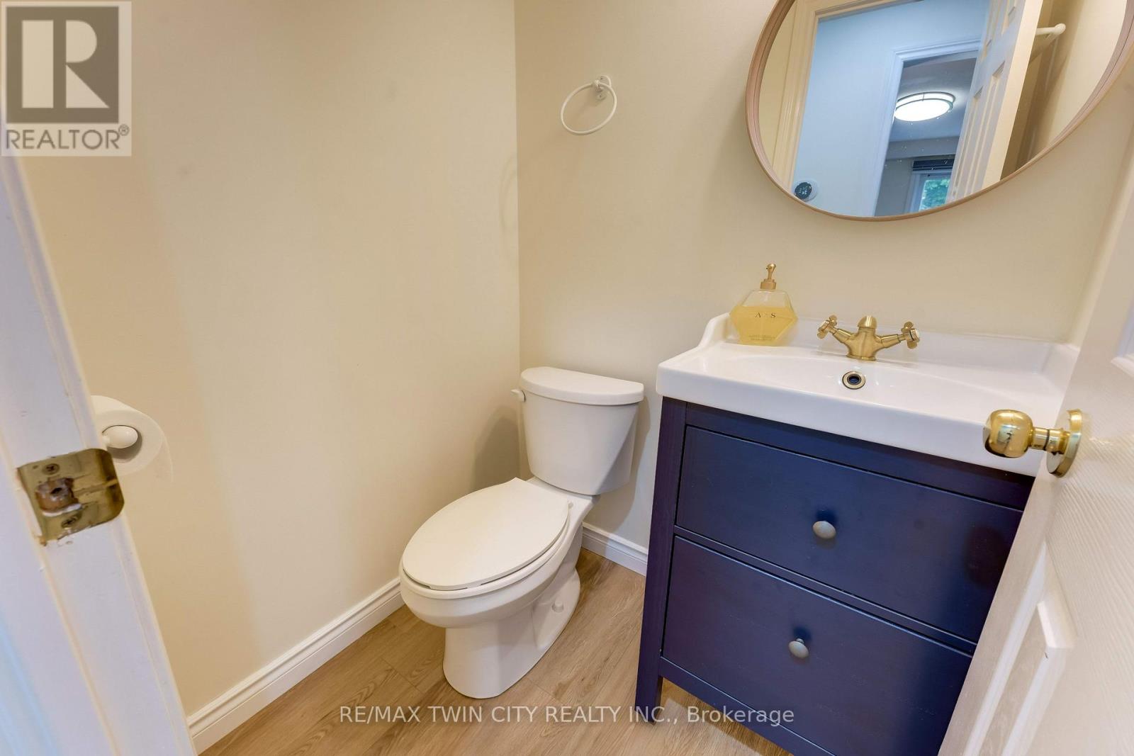 519 YORKSHIRE DRIVE - Image 14