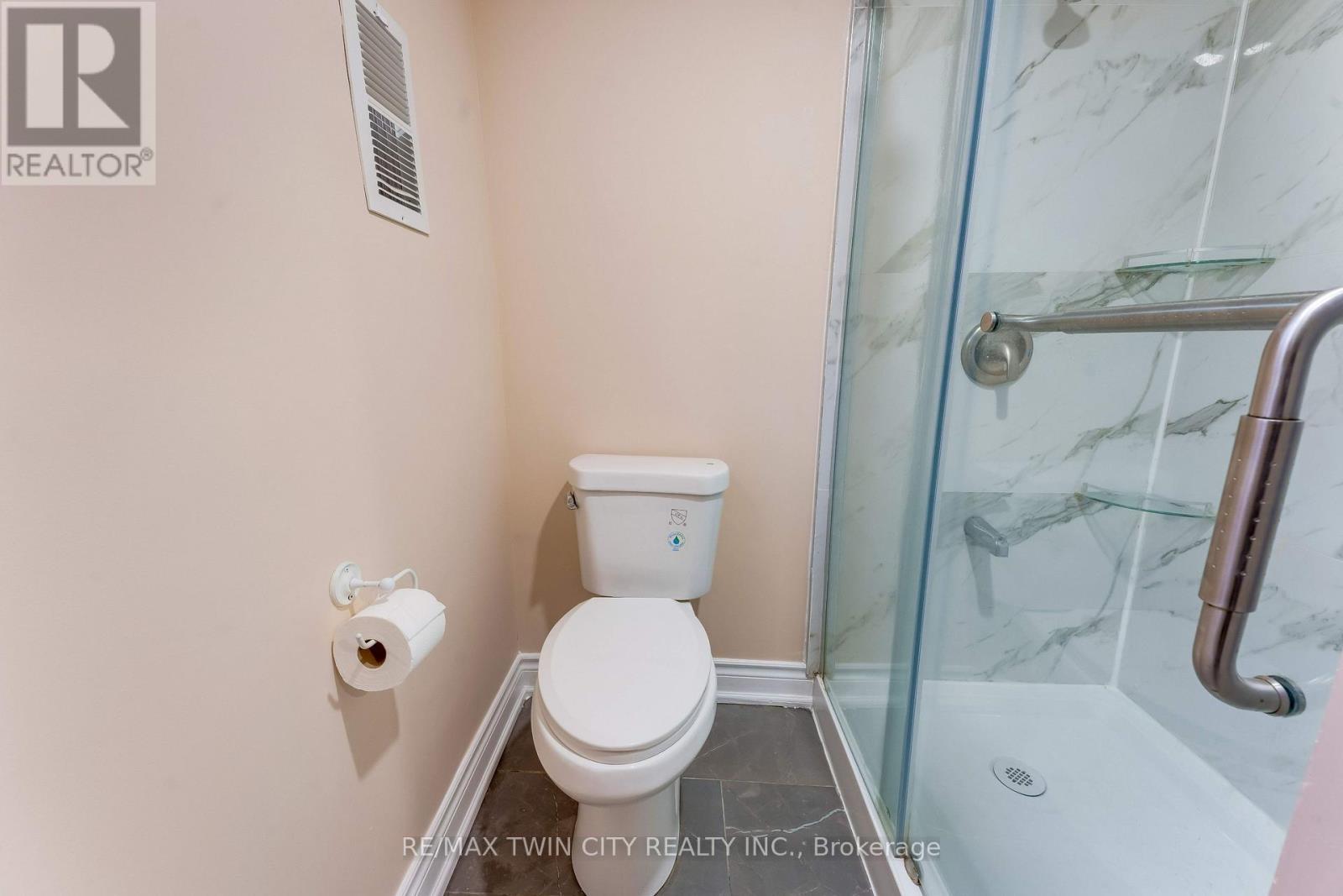519 YORKSHIRE DRIVE - Image 34