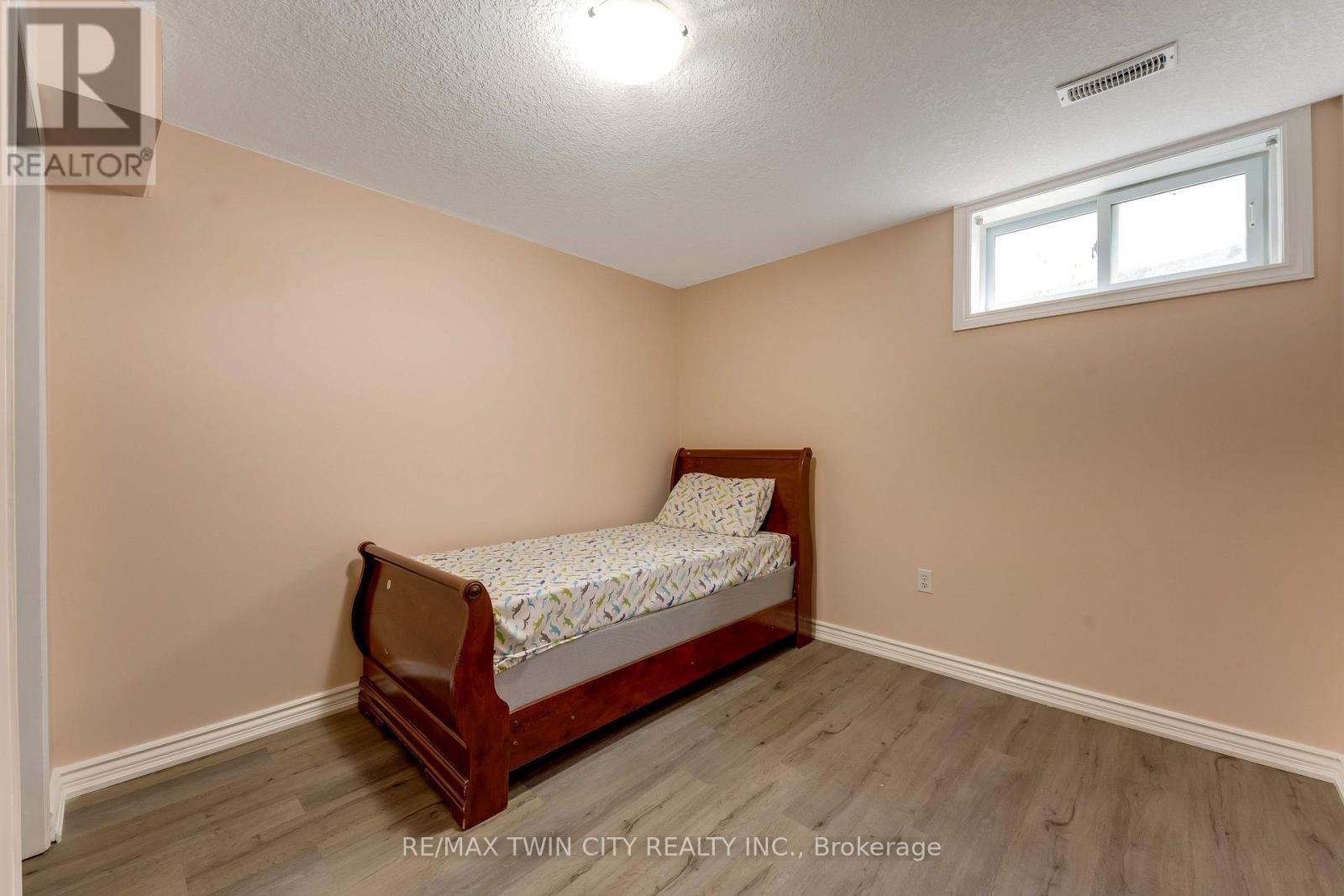 519 YORKSHIRE DRIVE - Image 38