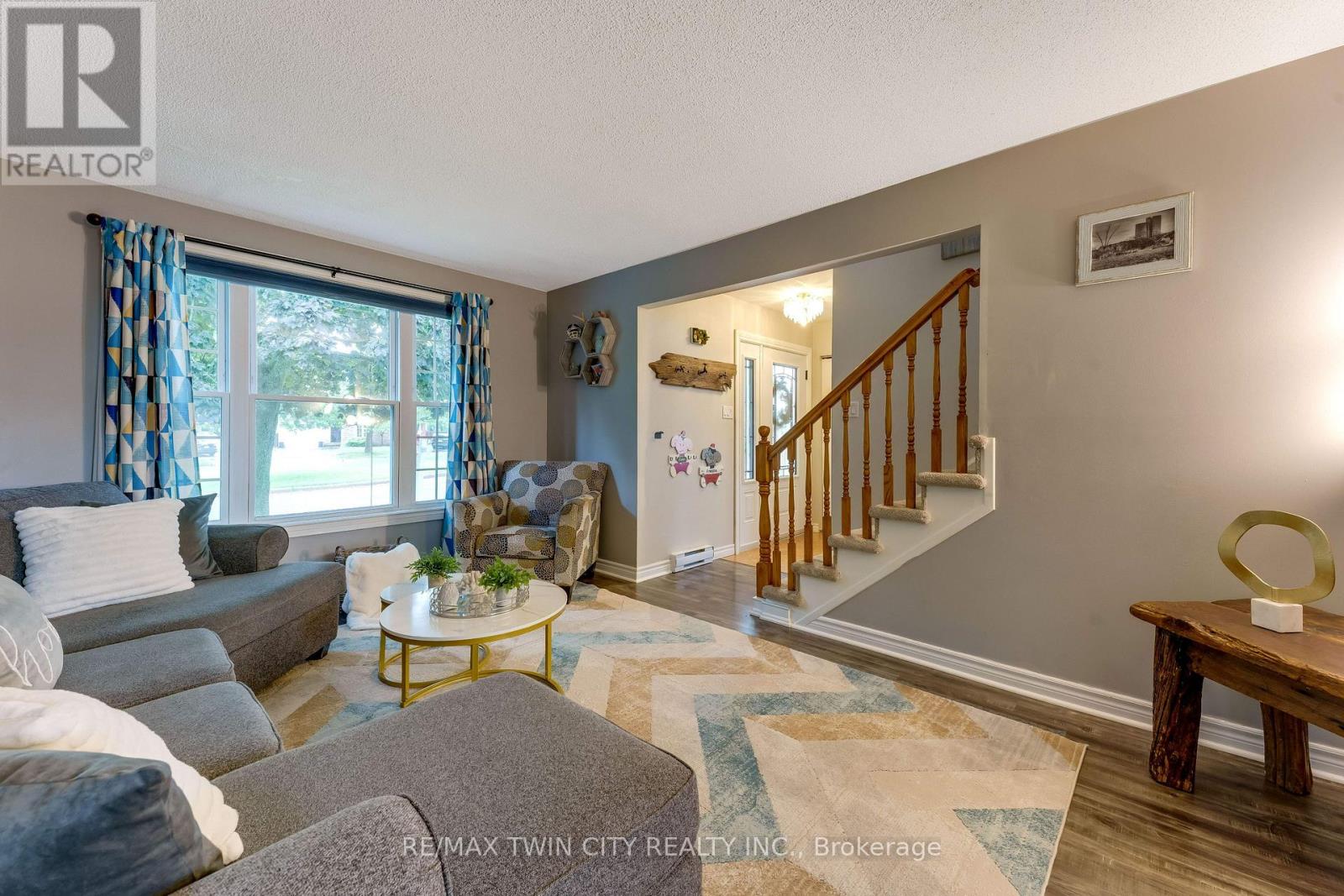 11 NIPIGON PLACE - Image 6