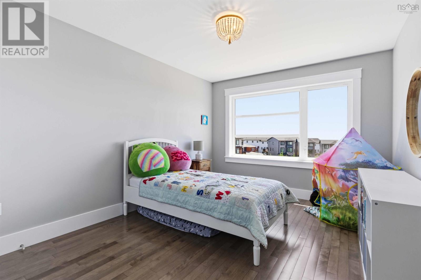 Property 27 of 49 of 62 Hadley Street
