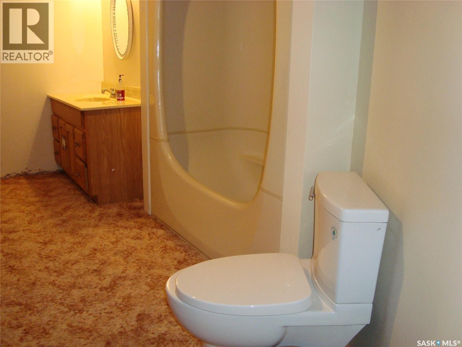 105 4th AVENUE W - Image 35