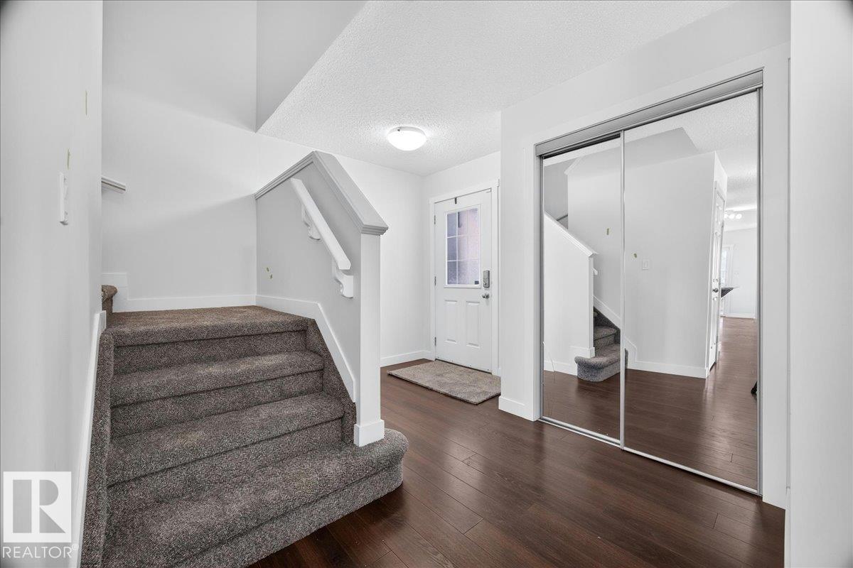 3017 Harvey CR NW - 2