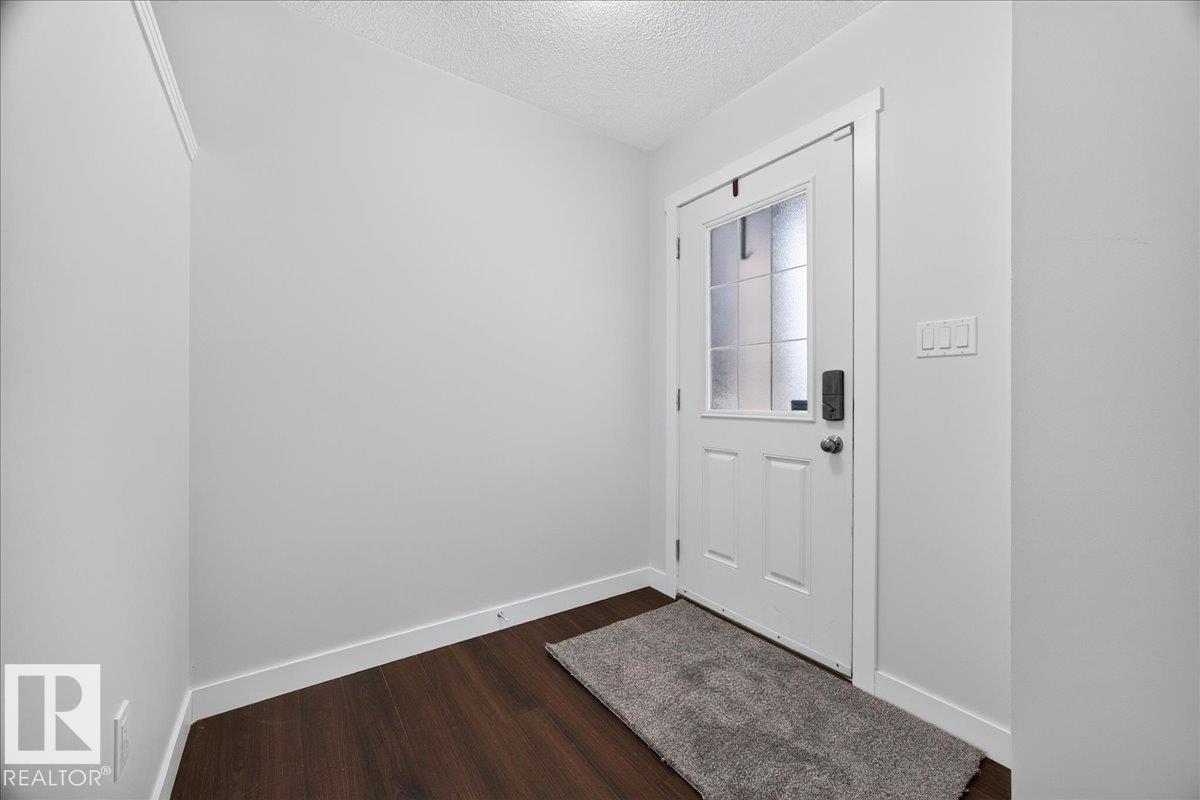 3017 Harvey CR NW - 3