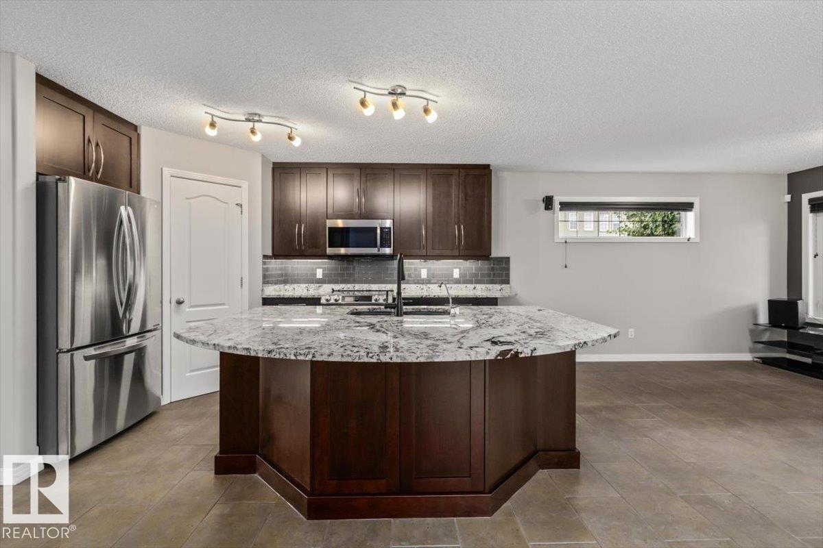 1086 Grantham DR NW - 10
