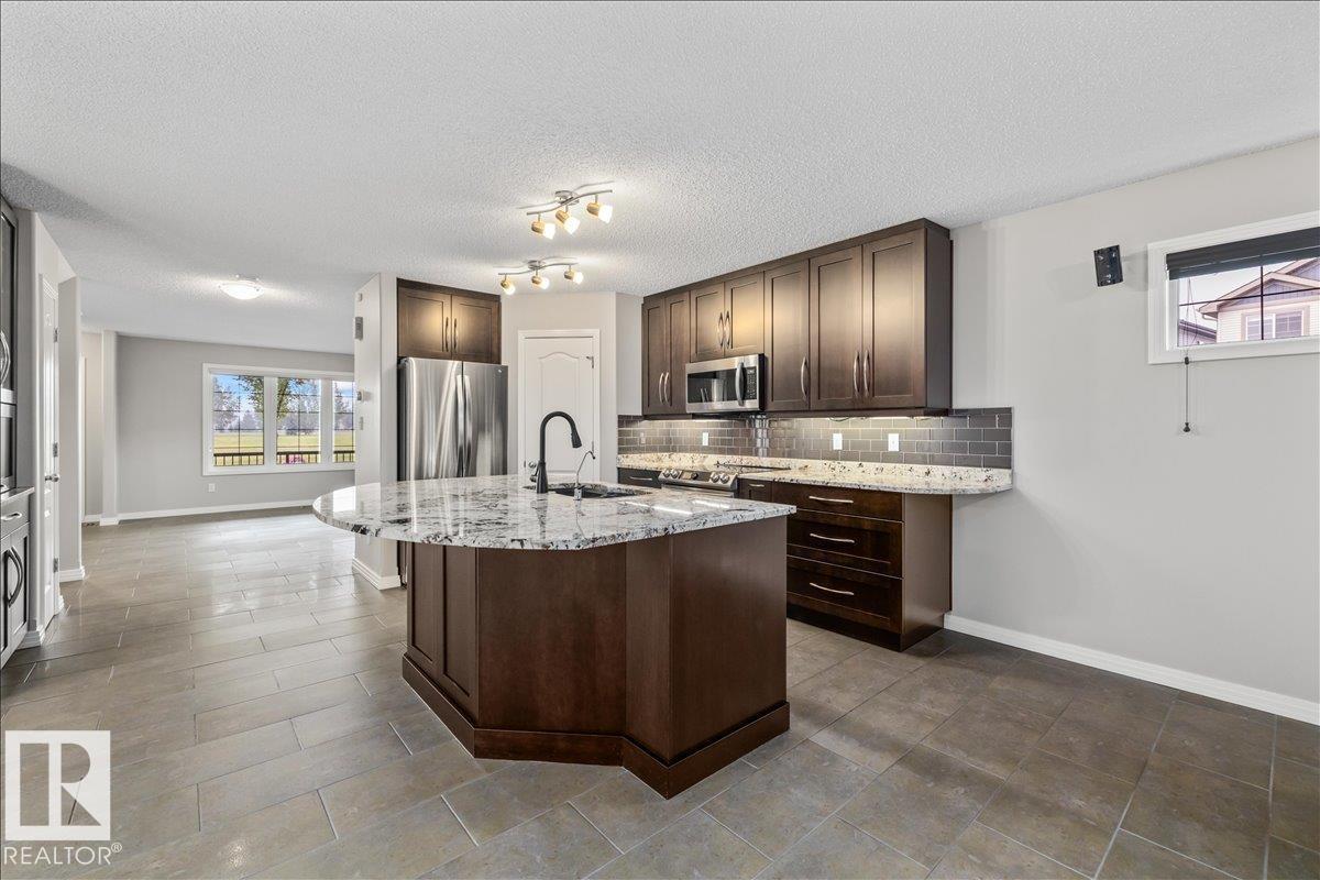 1086 Grantham DR NW - 12