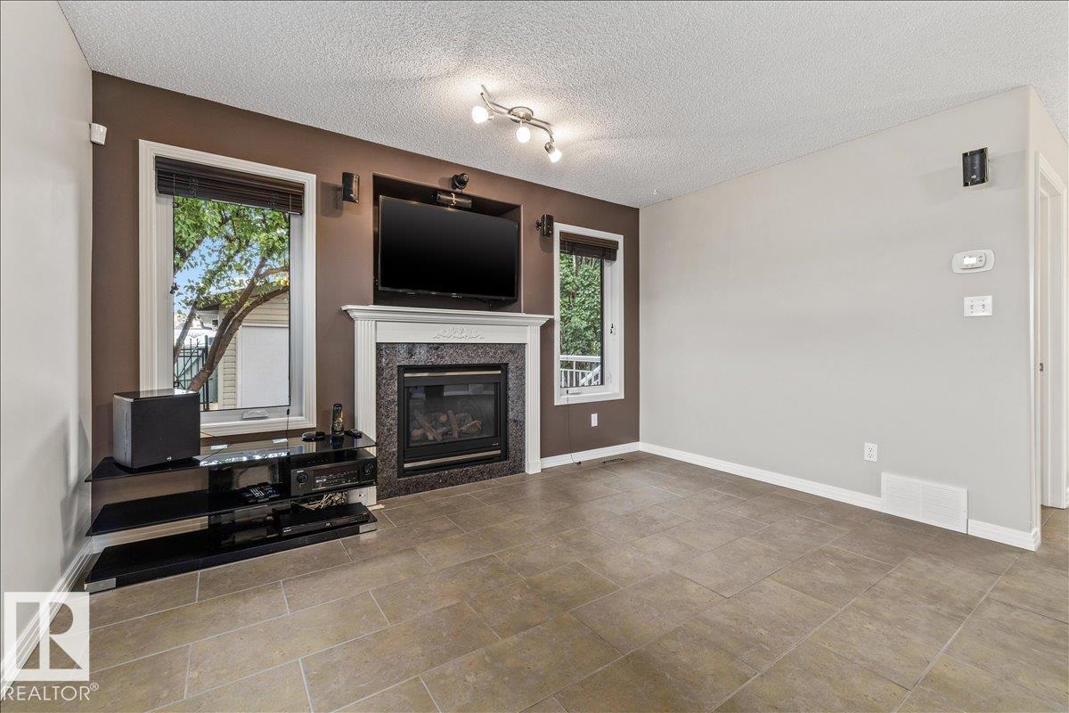 1086 Grantham DR NW - 22
