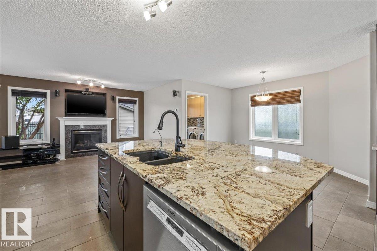 1086 Grantham DR NW - 15