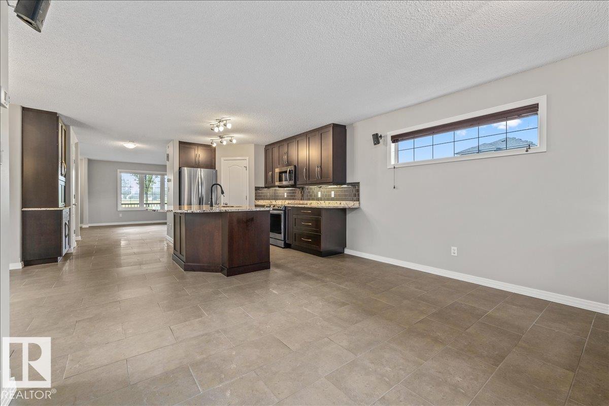 1086 Grantham DR NW - 16