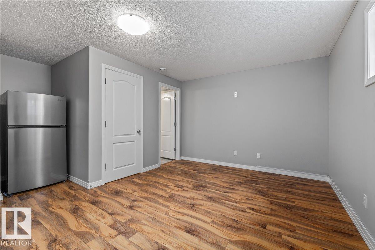 1086 Grantham DR NW - 41
