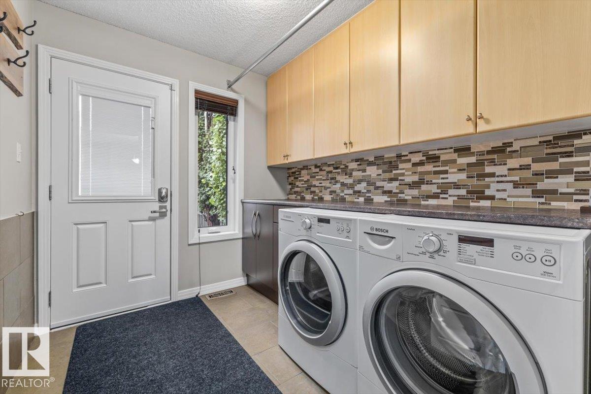 1086 Grantham DR NW - 24