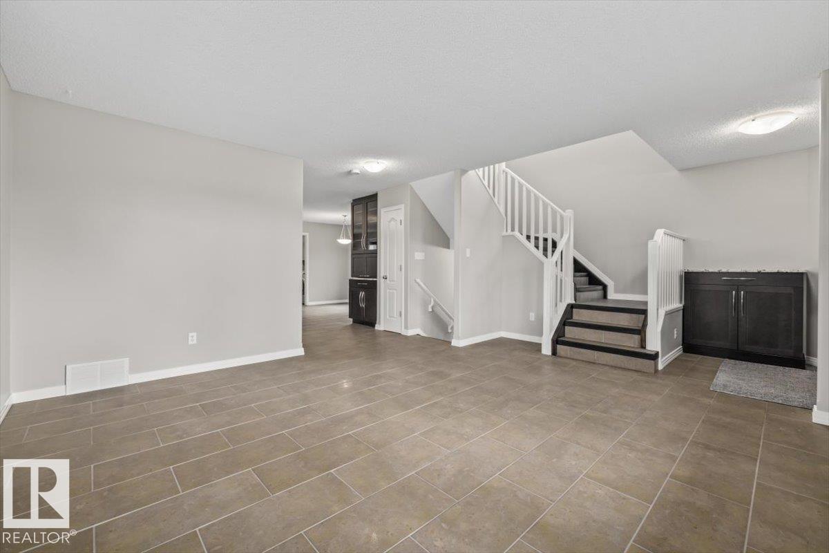 1086 Grantham DR NW - 6