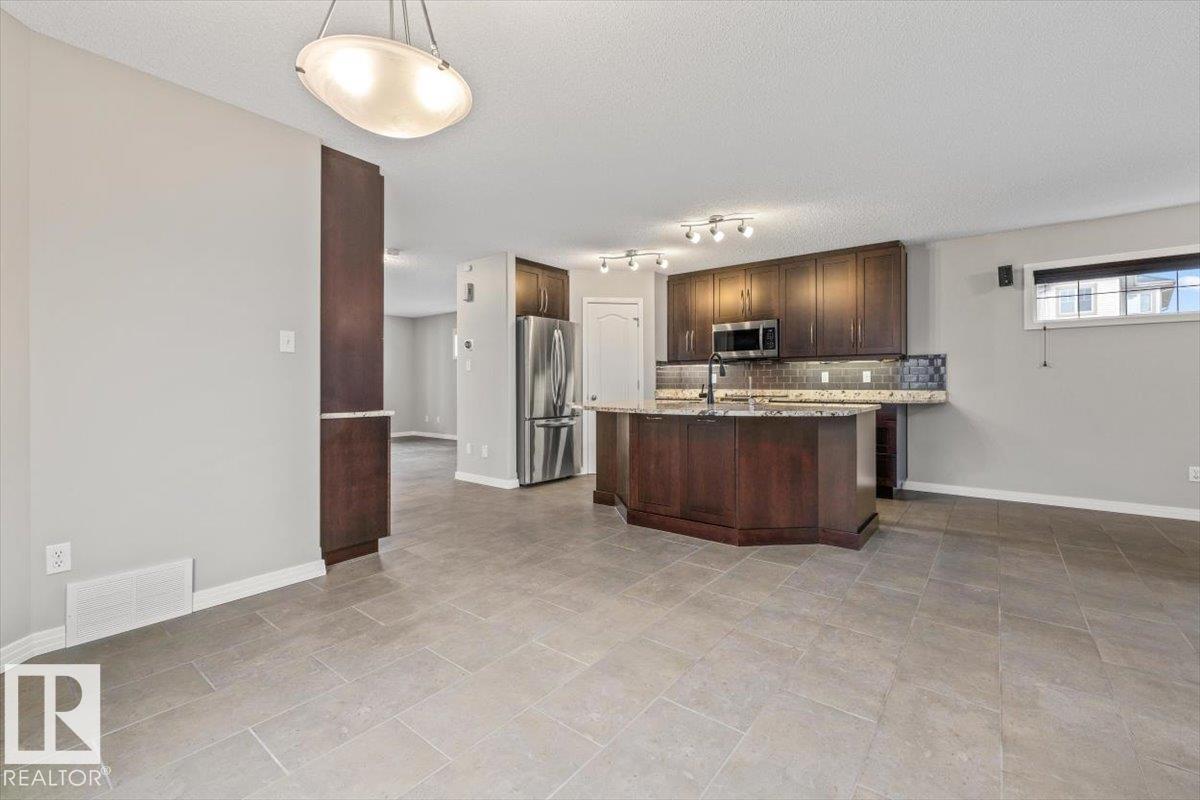 1086 Grantham DR NW - 18