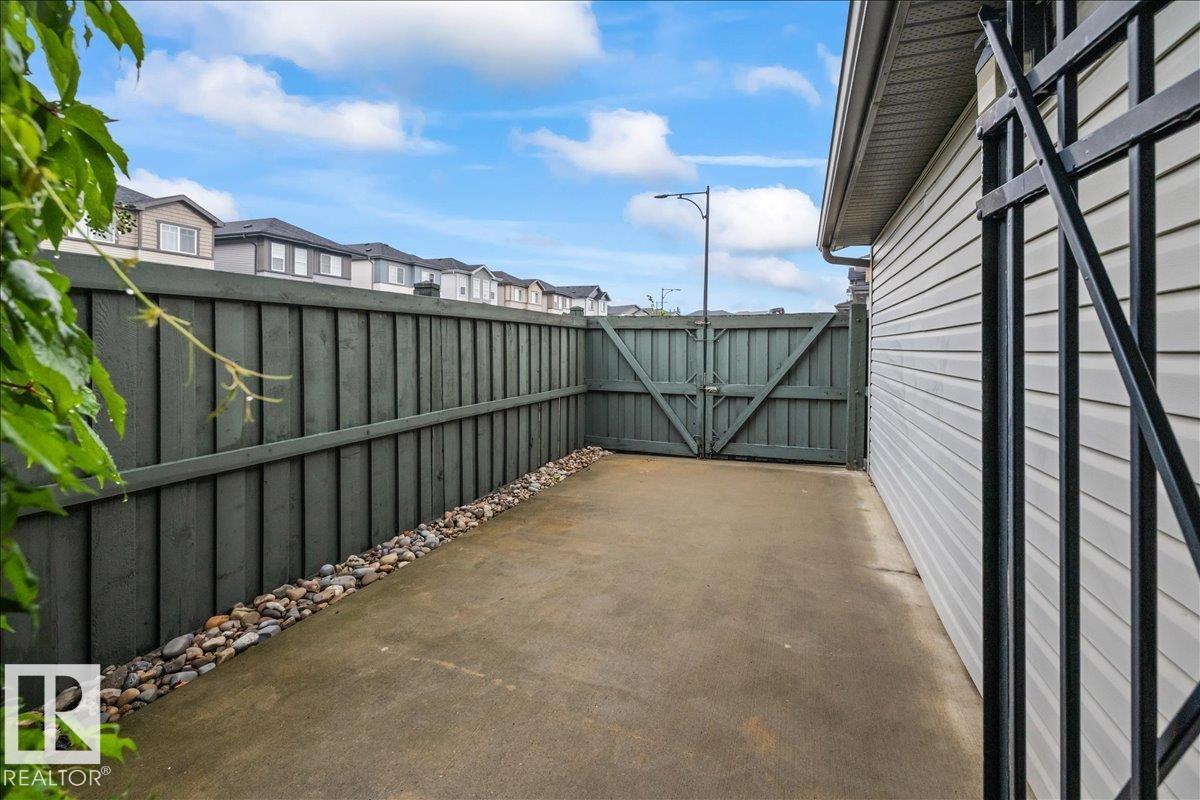 1086 Grantham DR NW - 52