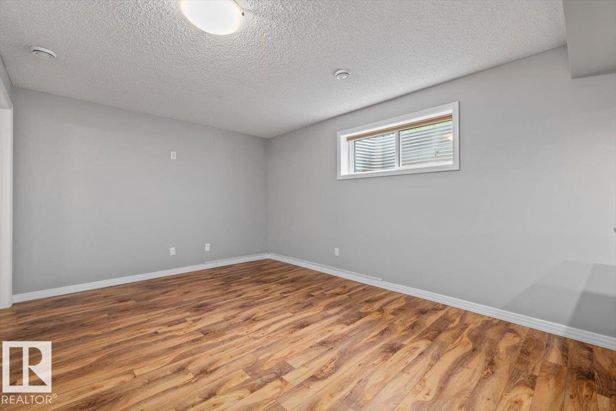 1086 Grantham DR NW - 42