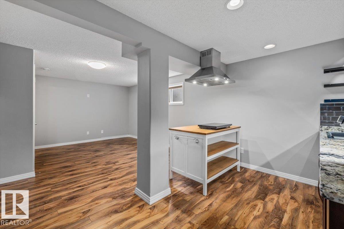 1086 Grantham DR NW - 45