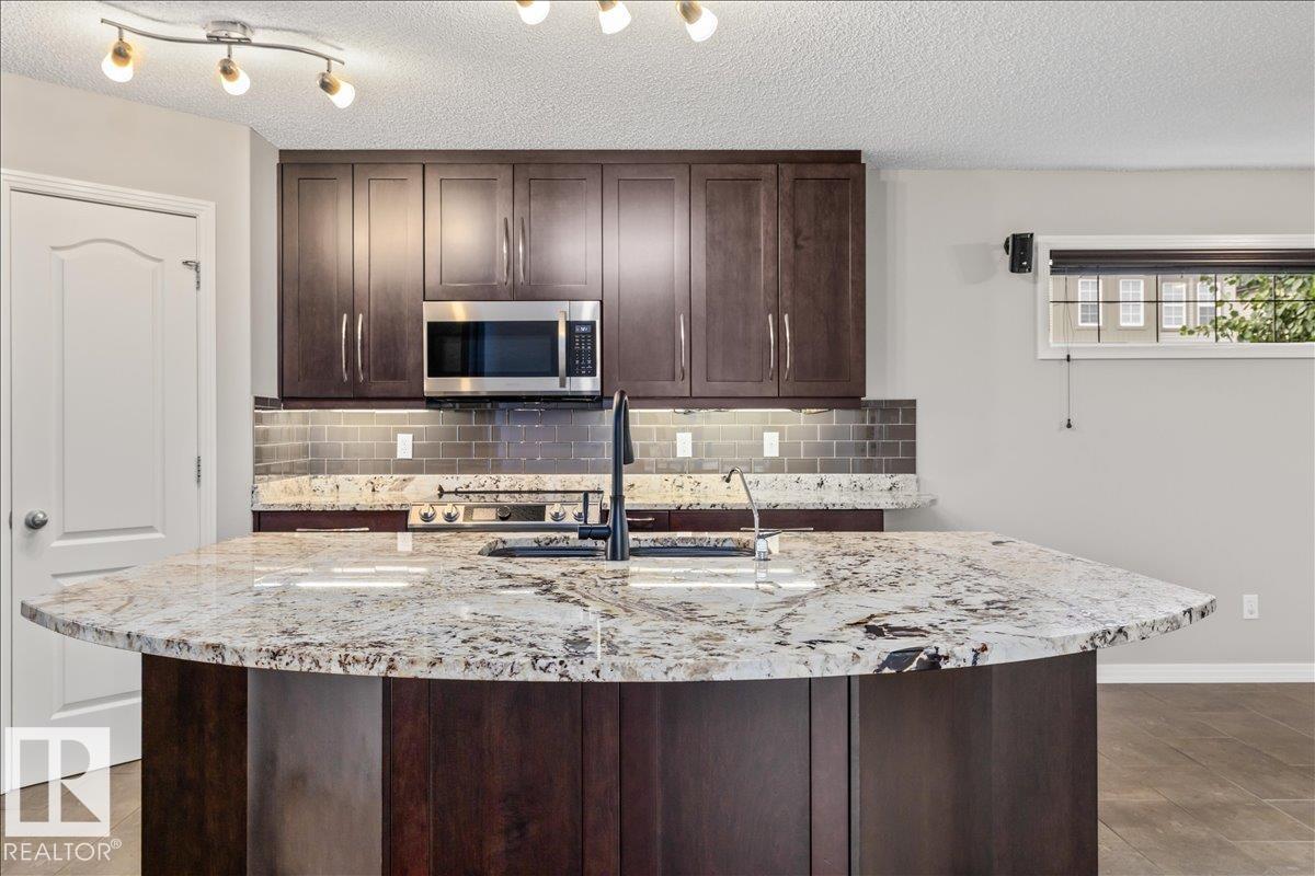 1086 Grantham DR NW - 11