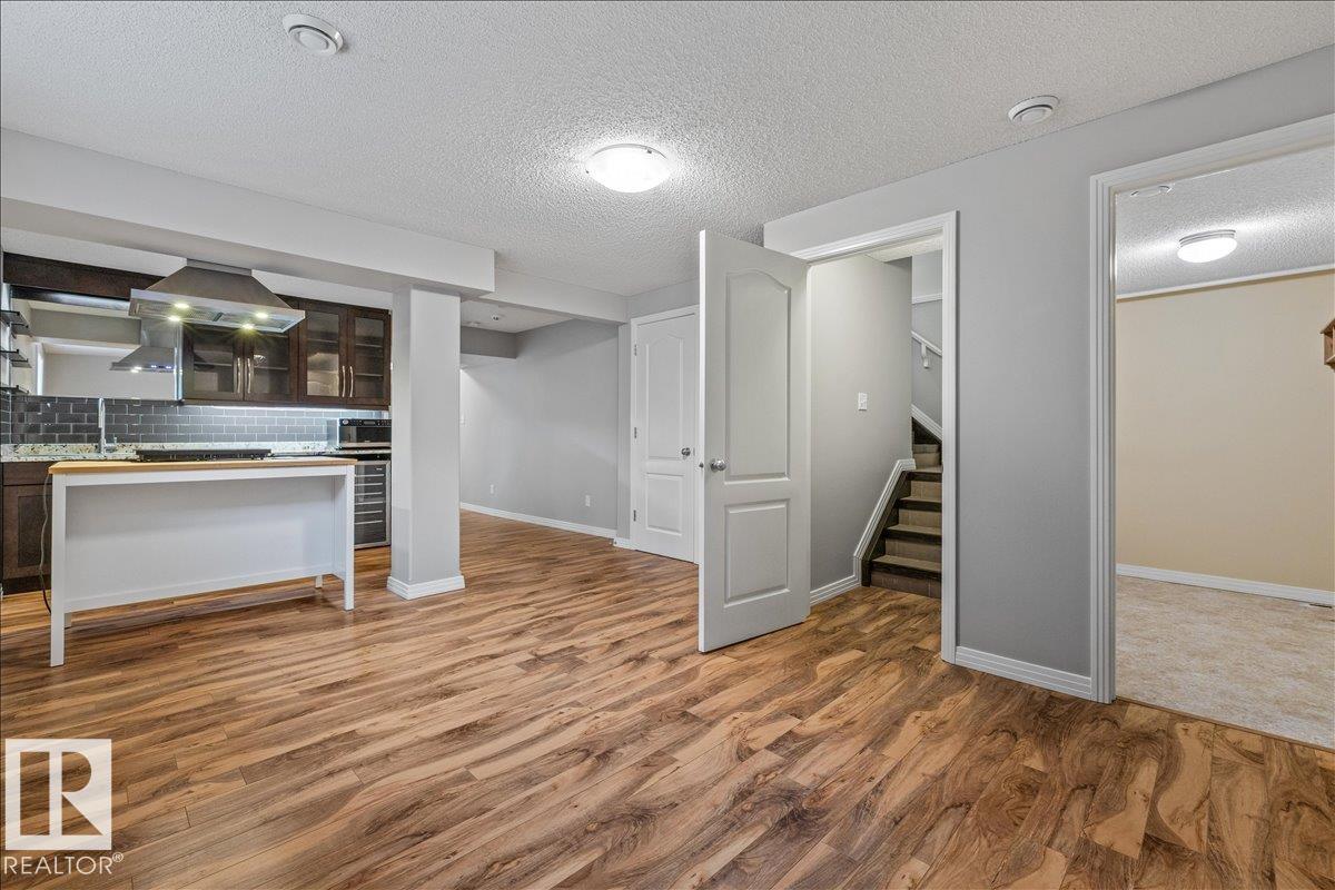 1086 Grantham DR NW - 39