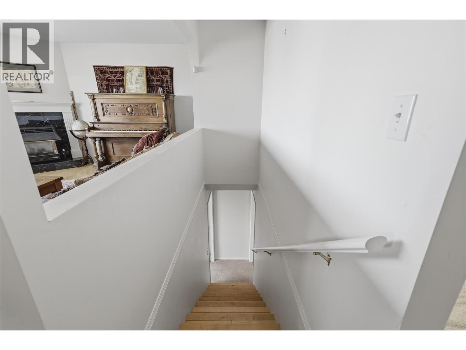 #27 2030 Van Horne Drive - 27