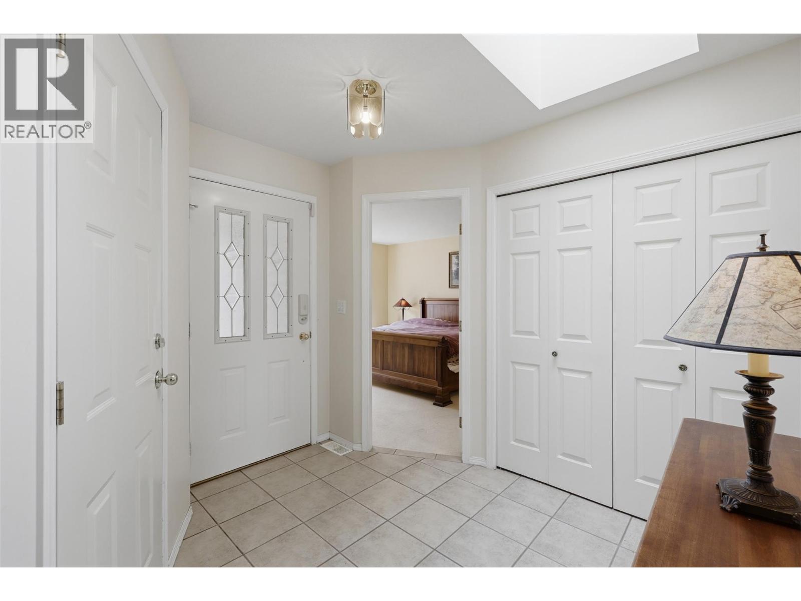 #27 2030 Van Horne Drive - 19