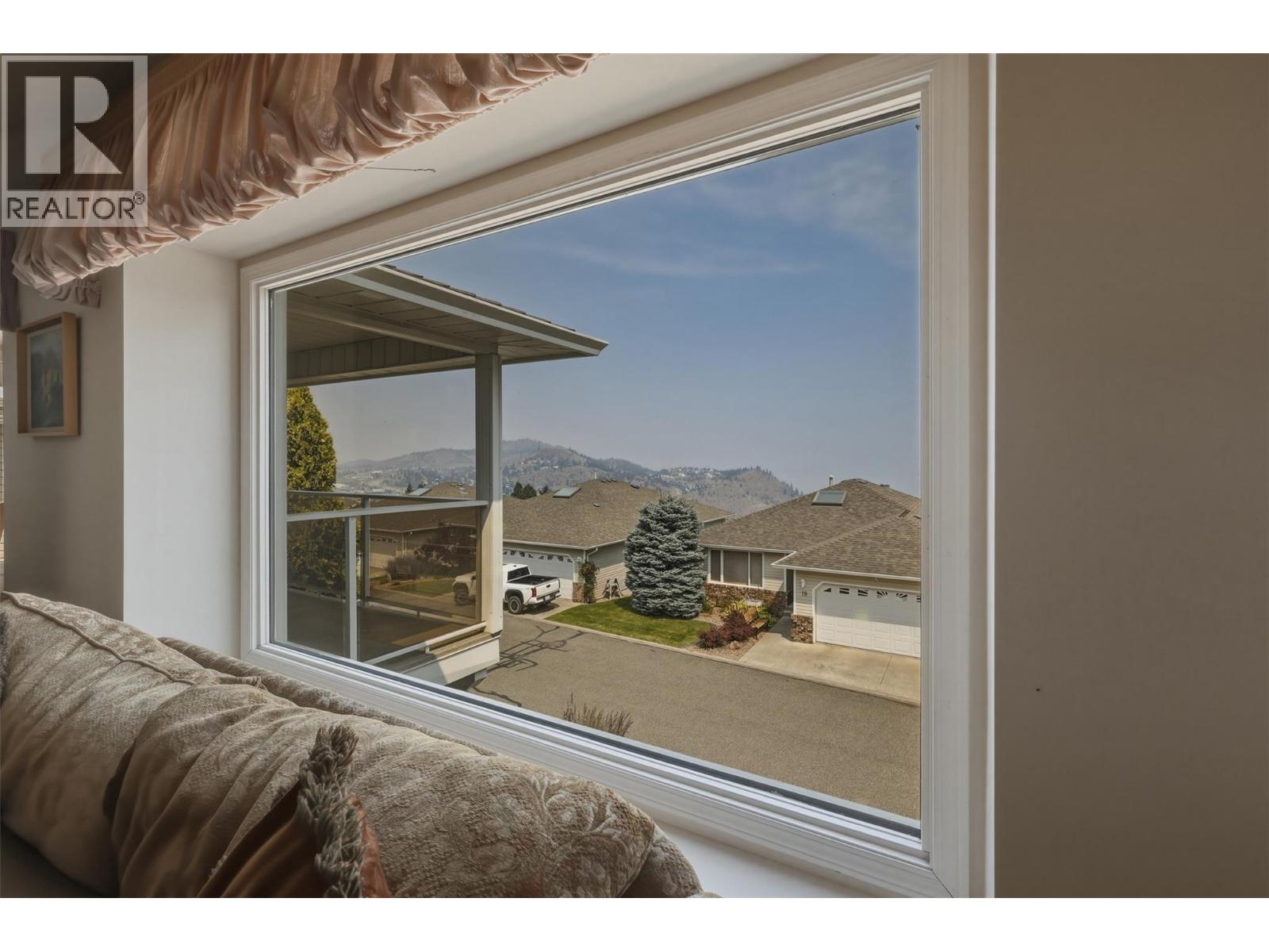 #27 2030 Van Horne Drive - 10