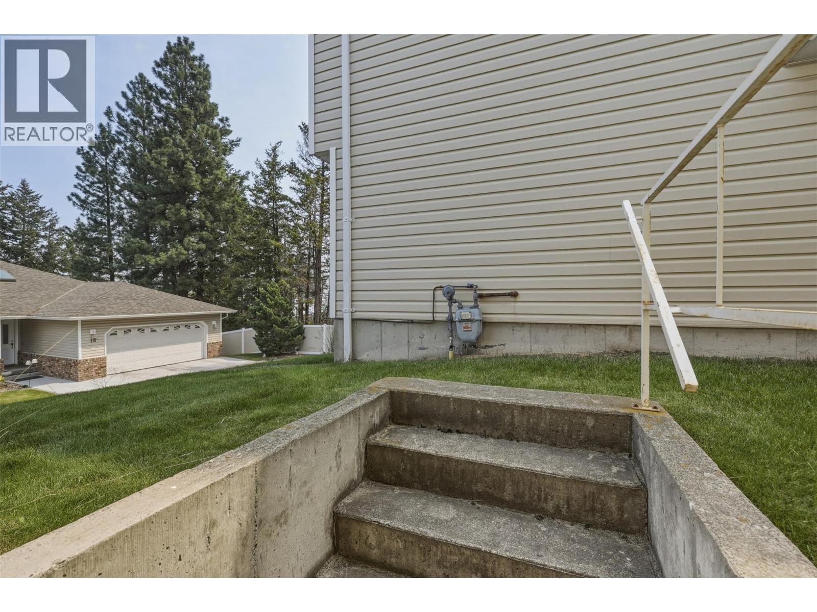 #27 2030 Van Horne Drive - 48