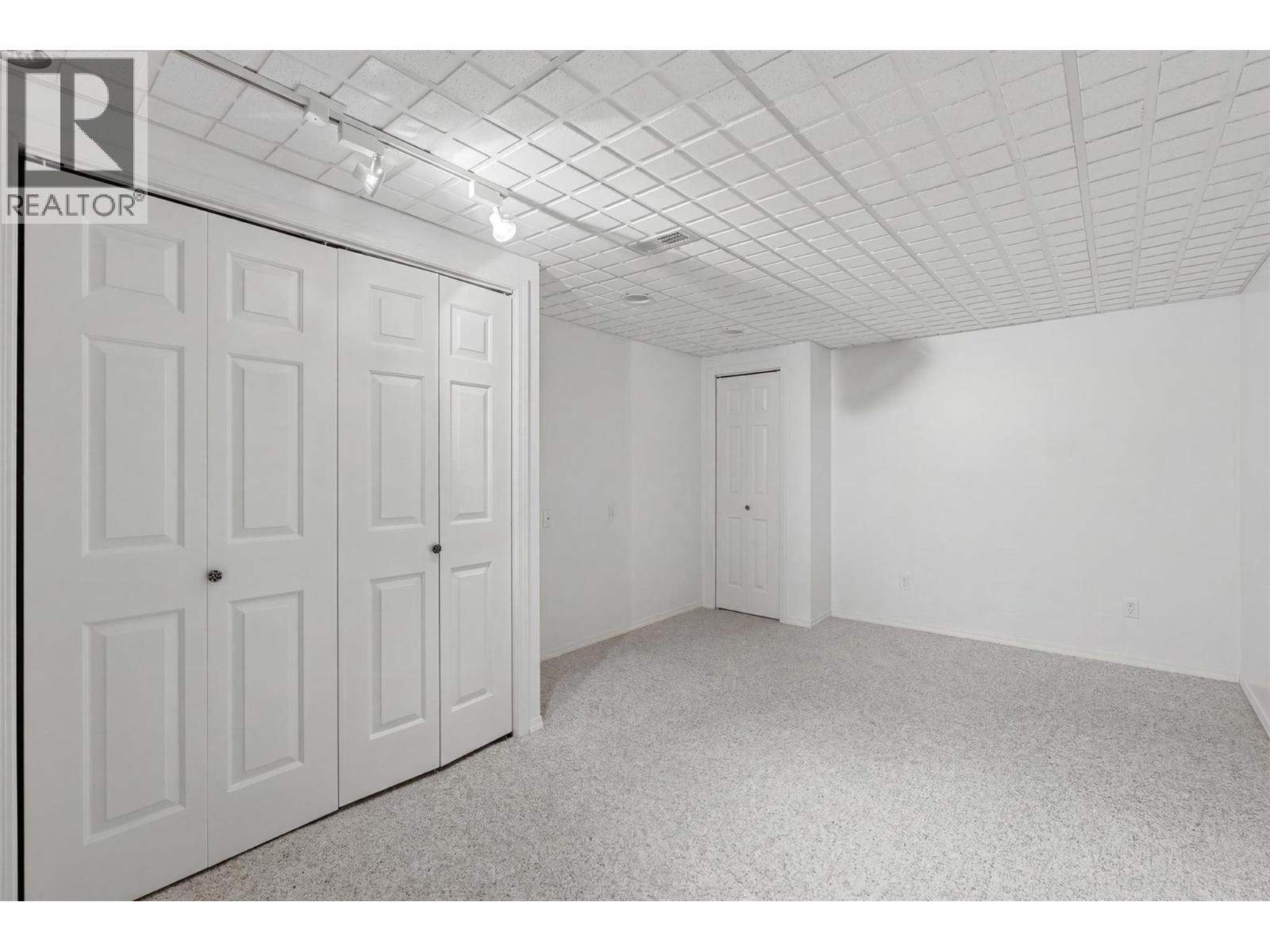 #27 2030 Van Horne Drive - 39