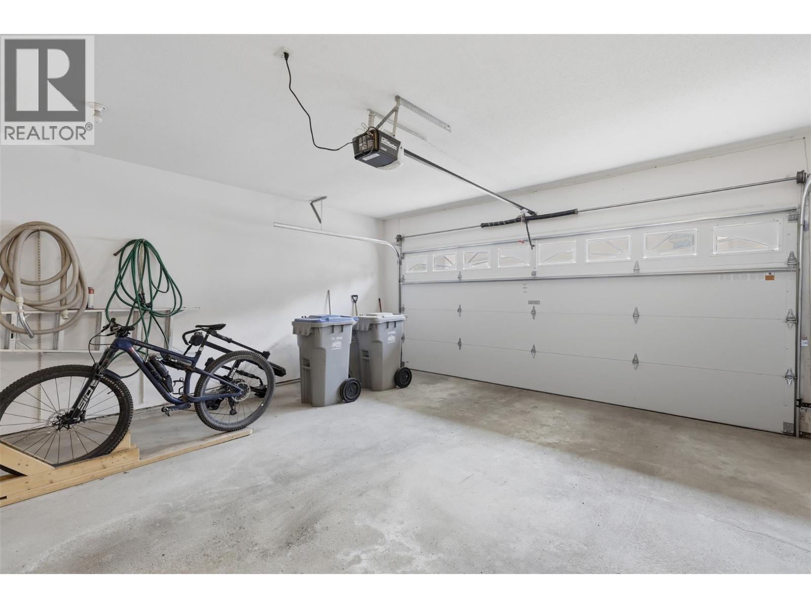 #27 2030 Van Horne Drive - 47