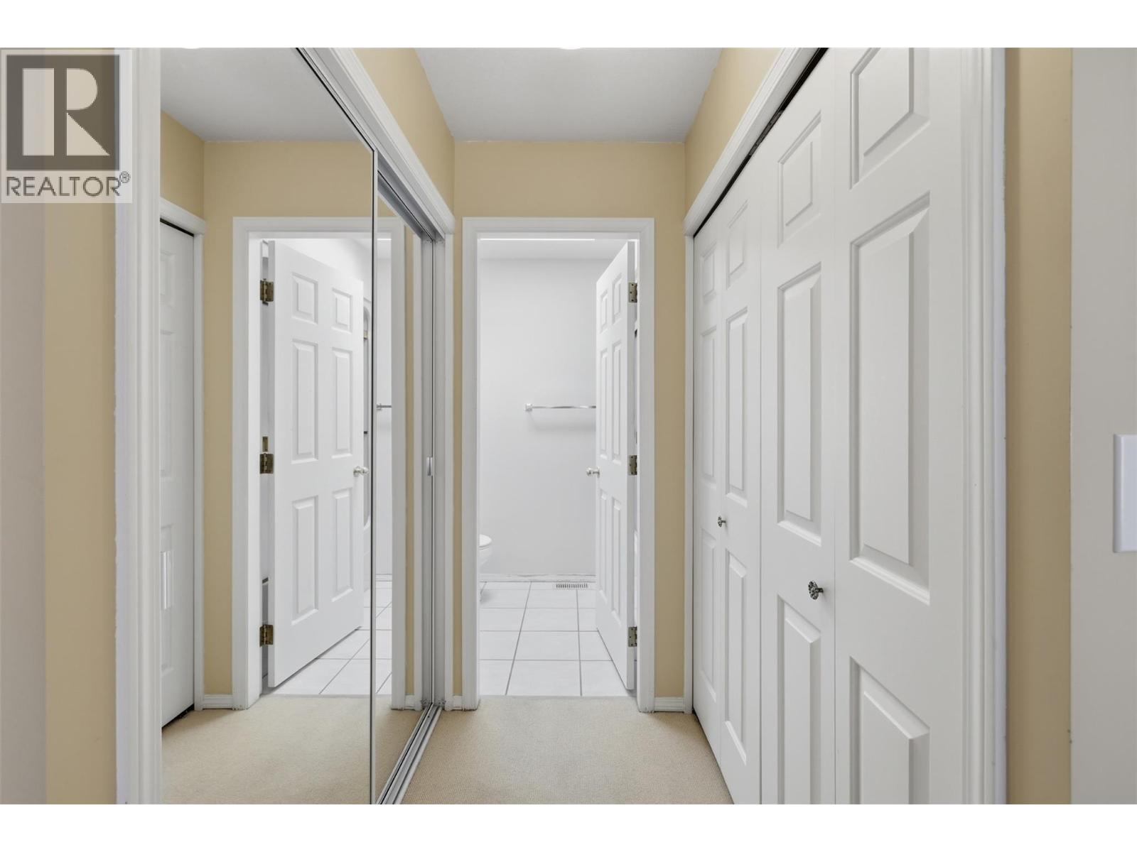 #27 2030 Van Horne Drive - 22