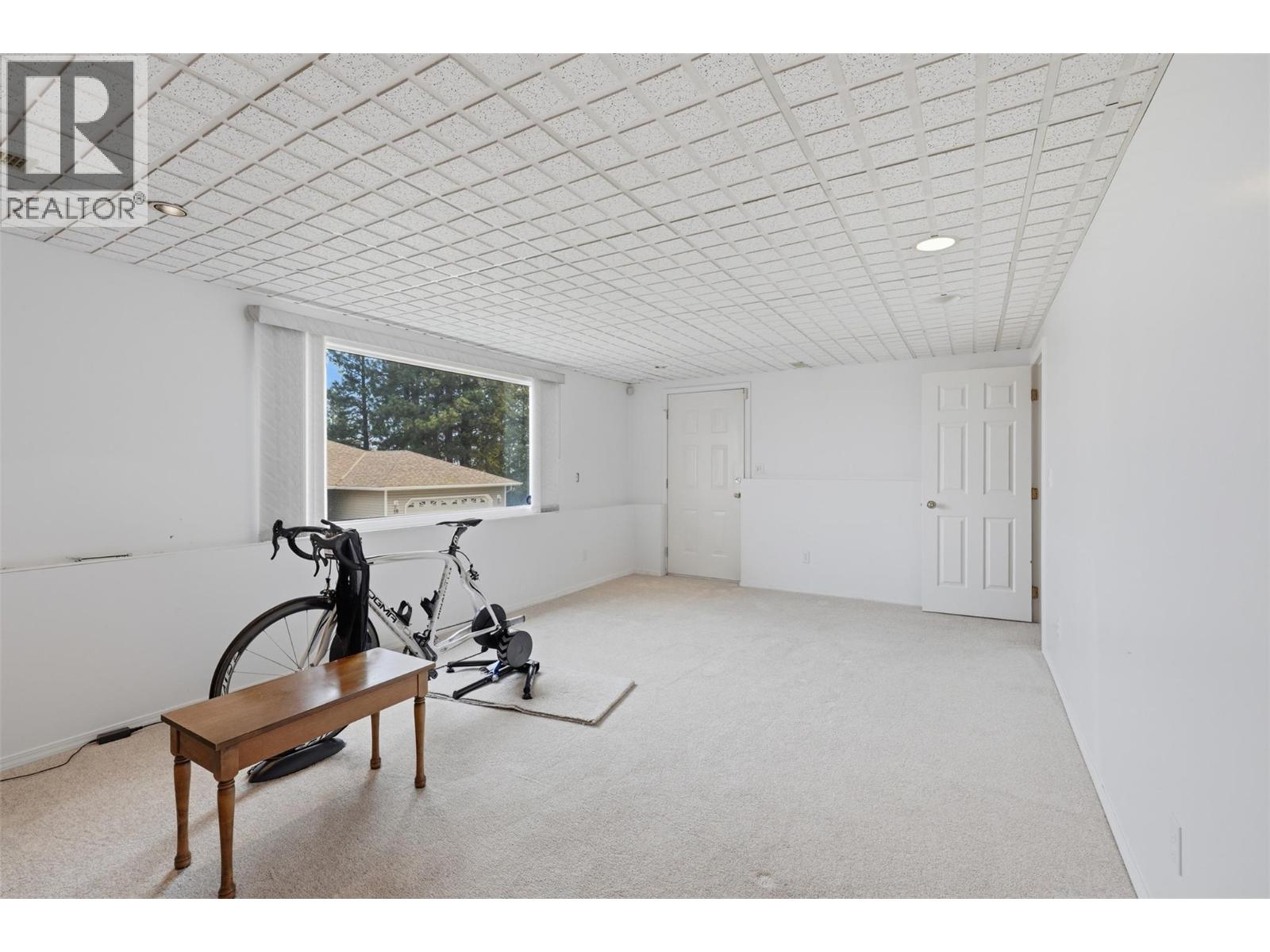 #27 2030 Van Horne Drive - 33