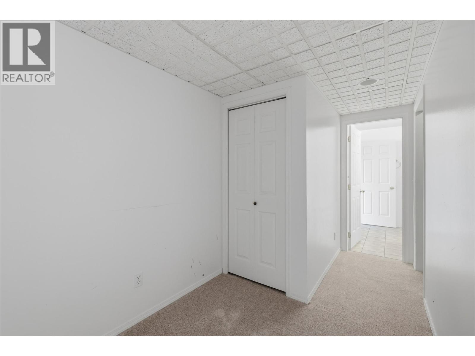 #27 2030 Van Horne Drive - 42