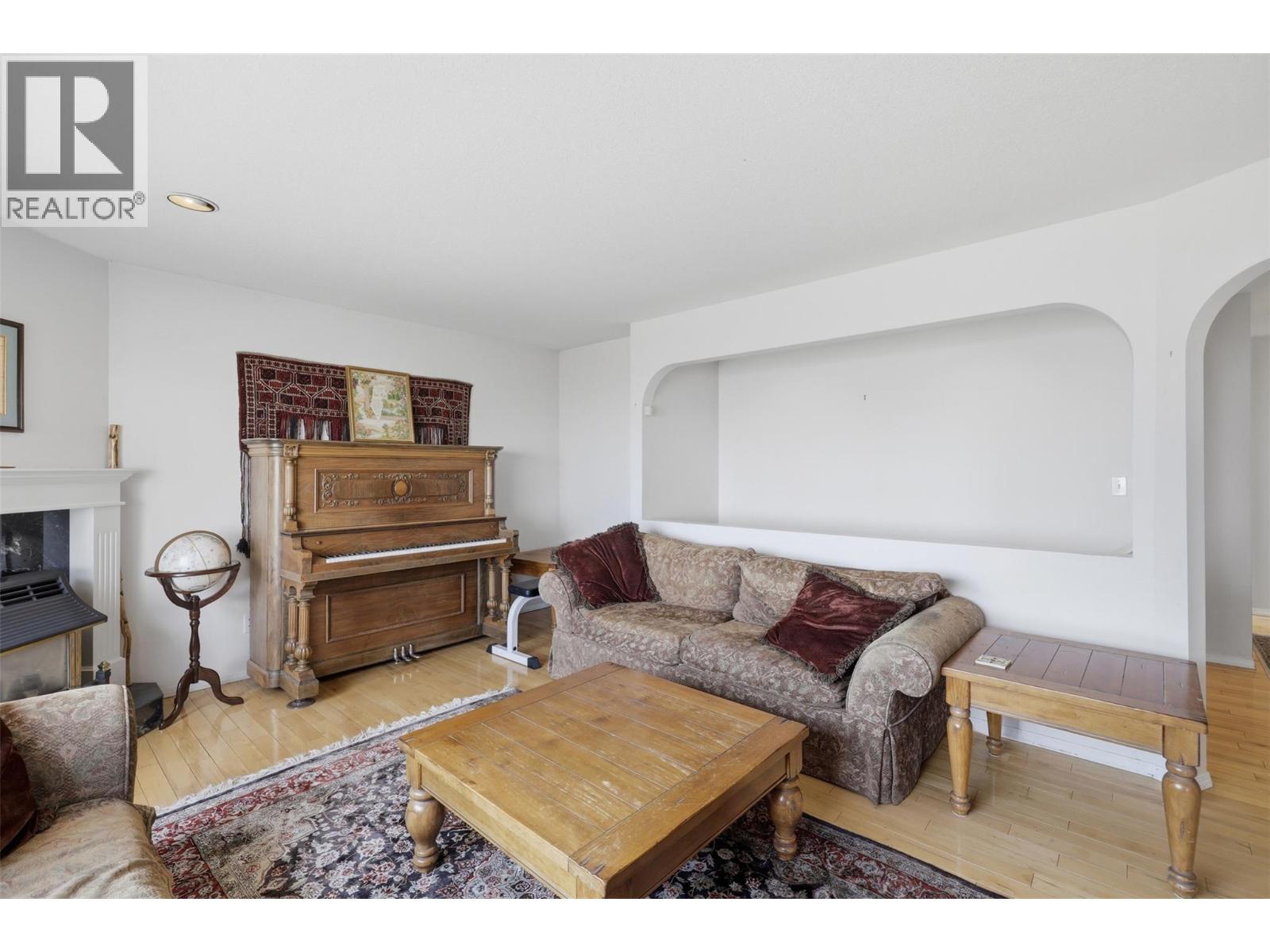 #27 2030 Van Horne Drive - 8