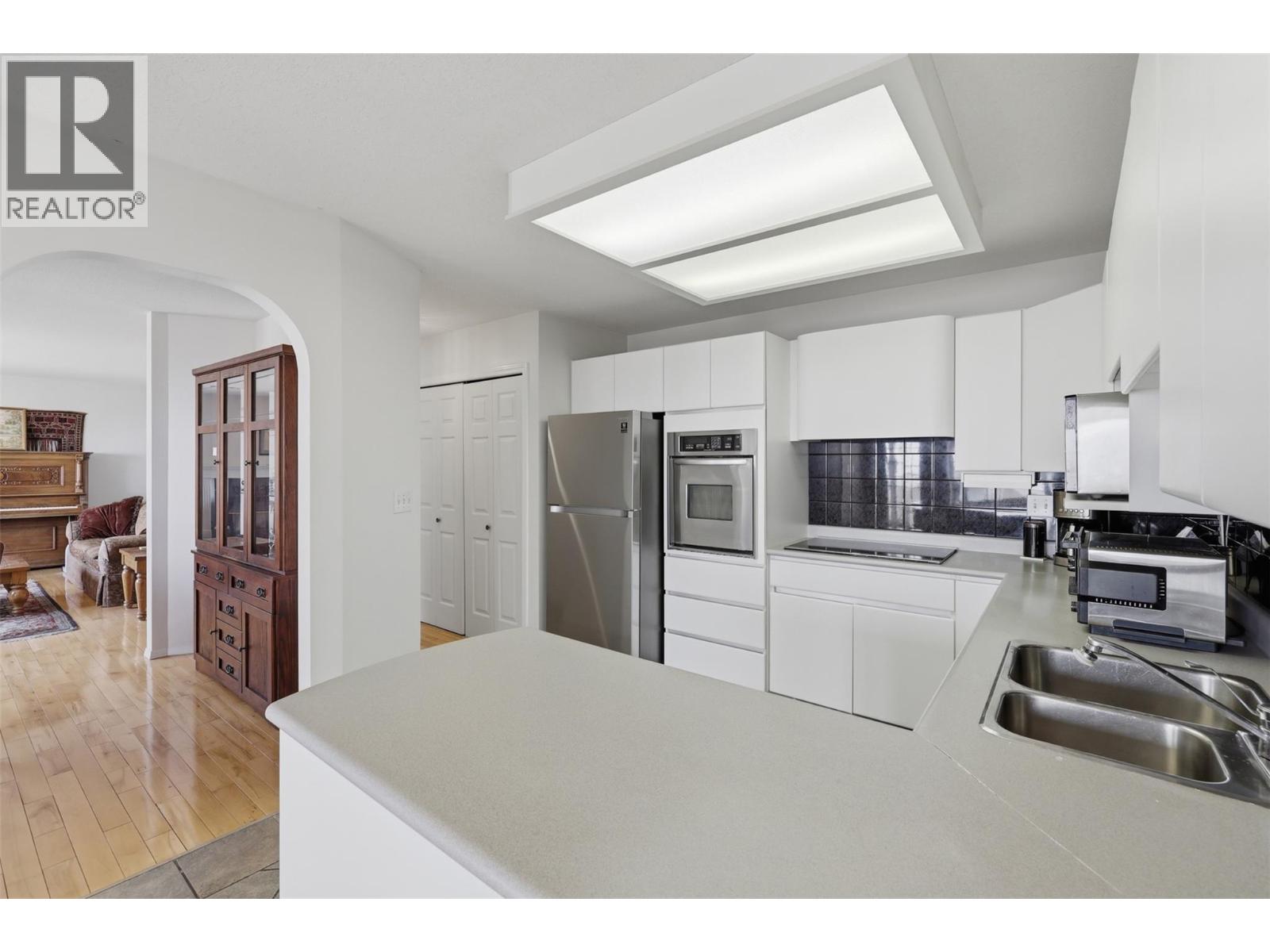 #27 2030 Van Horne Drive - 12