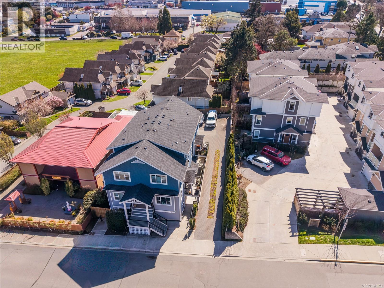 #4 937 Colville Rd - 1