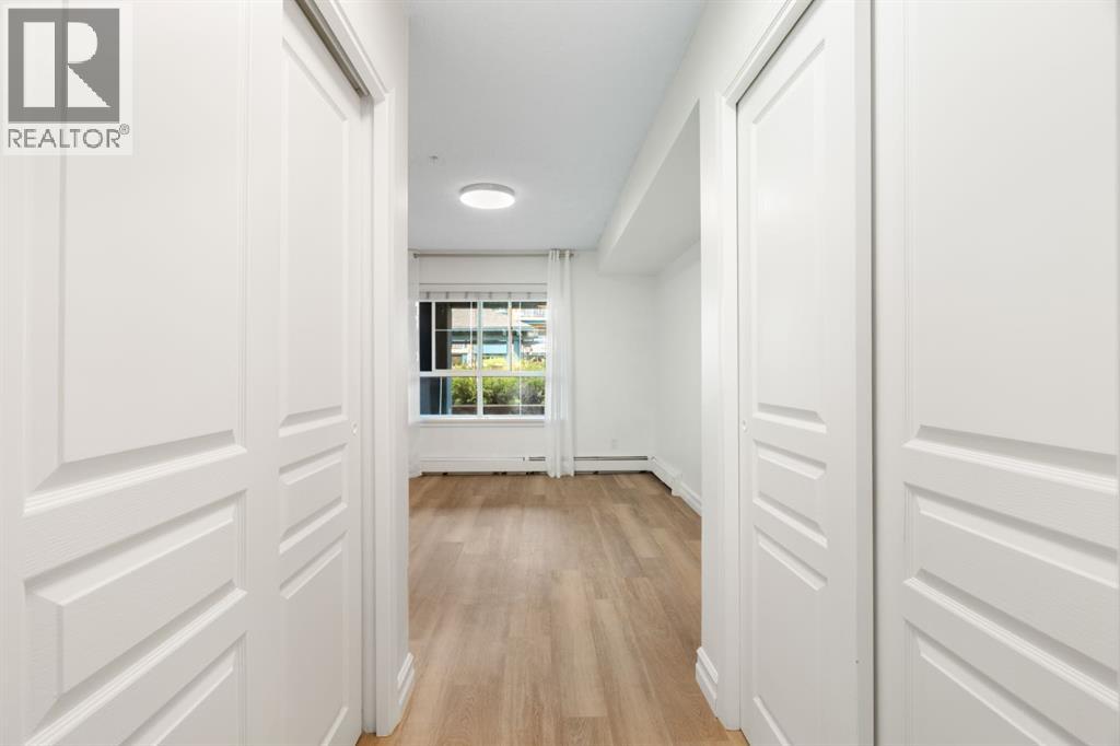 #120 25 Richard Place SW - 22