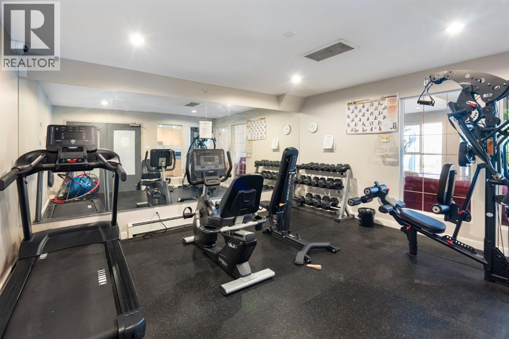 #120 25 Richard Place SW - 31