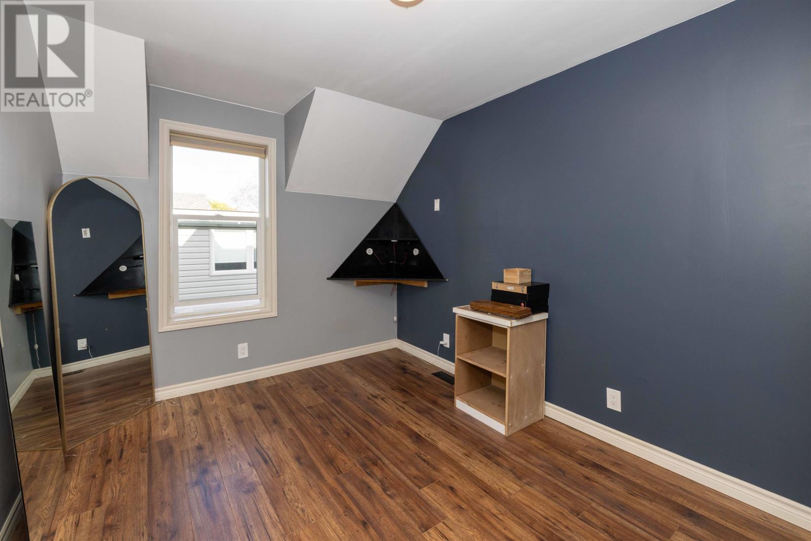 513 Christina ST E - 24