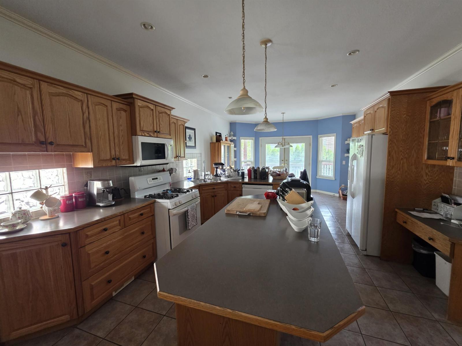 4 Bed, 4 Bath House for Sale in Surrey – 7948 160TH STREET, Surrey – MLS# R3149359 - Image 9