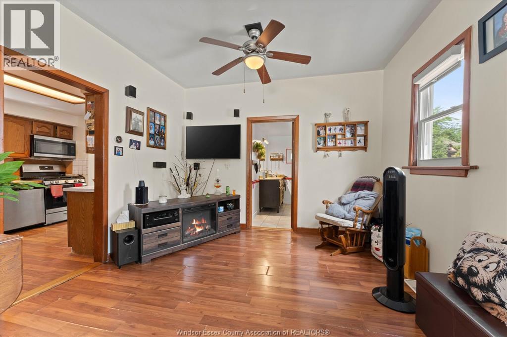 11 VICTORIA AVENUE North - 11