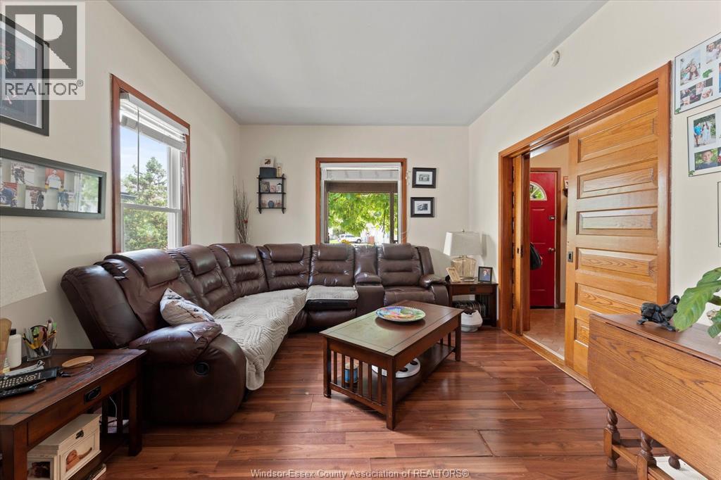 11 VICTORIA AVENUE North - 9