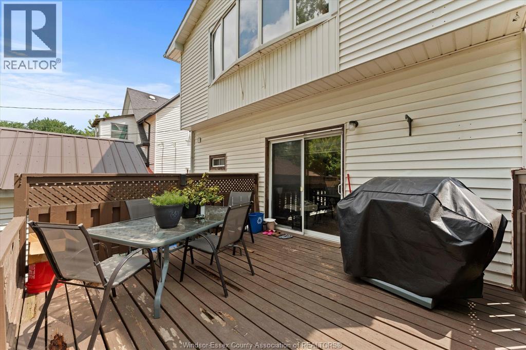 11 VICTORIA AVENUE North - 32
