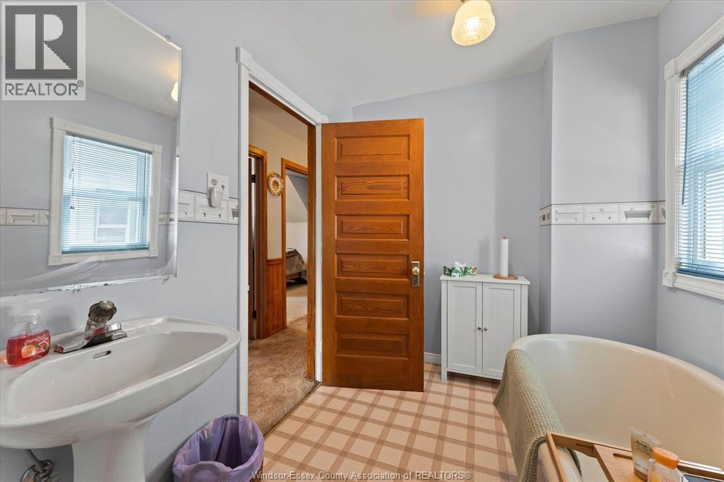 11 VICTORIA AVENUE North - 26