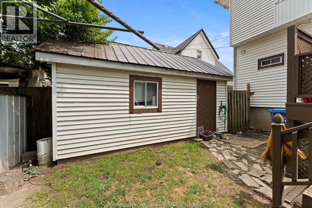 11 VICTORIA AVENUE North - 35
