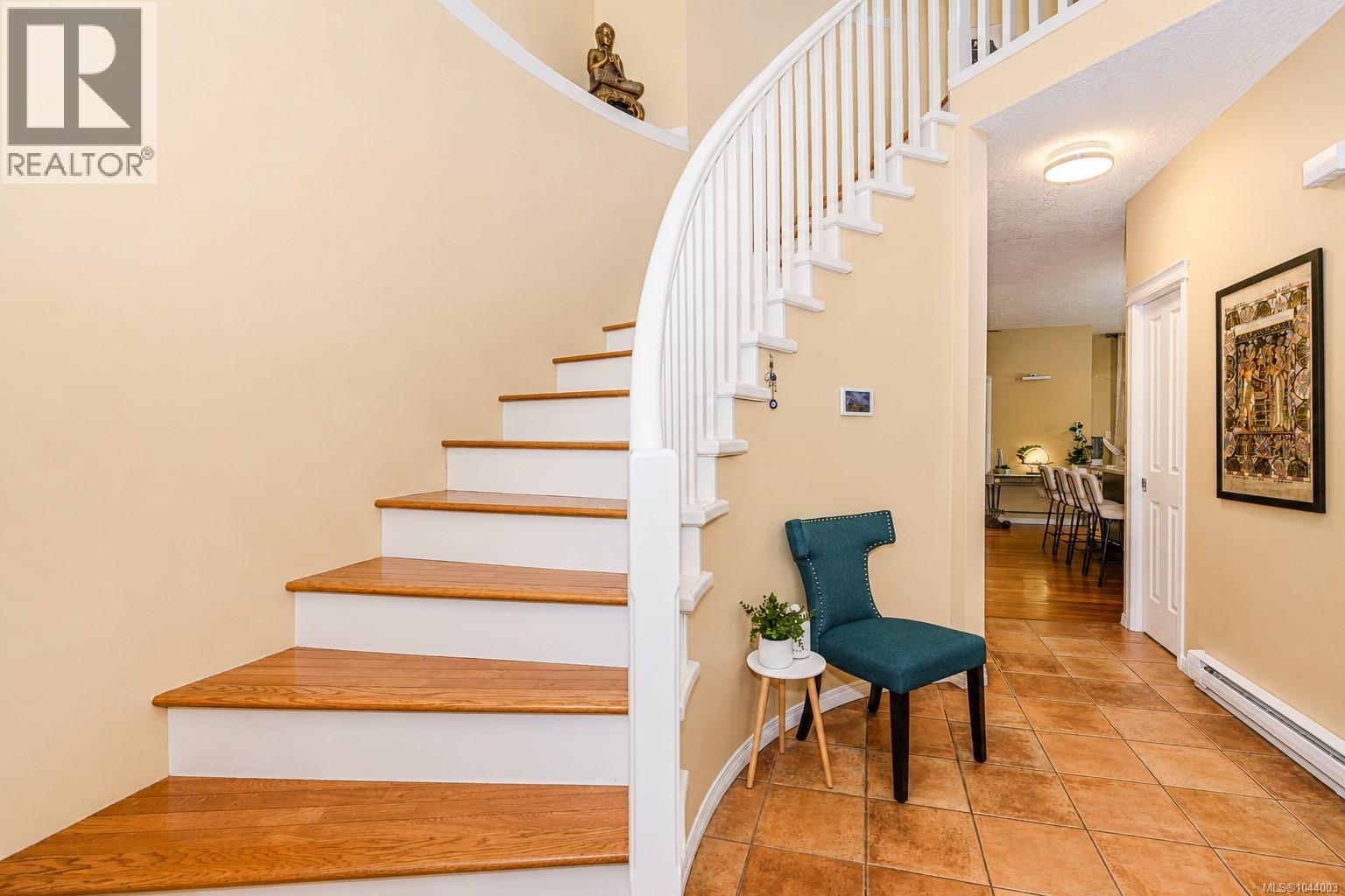 56 Stoneridge Dr - 7