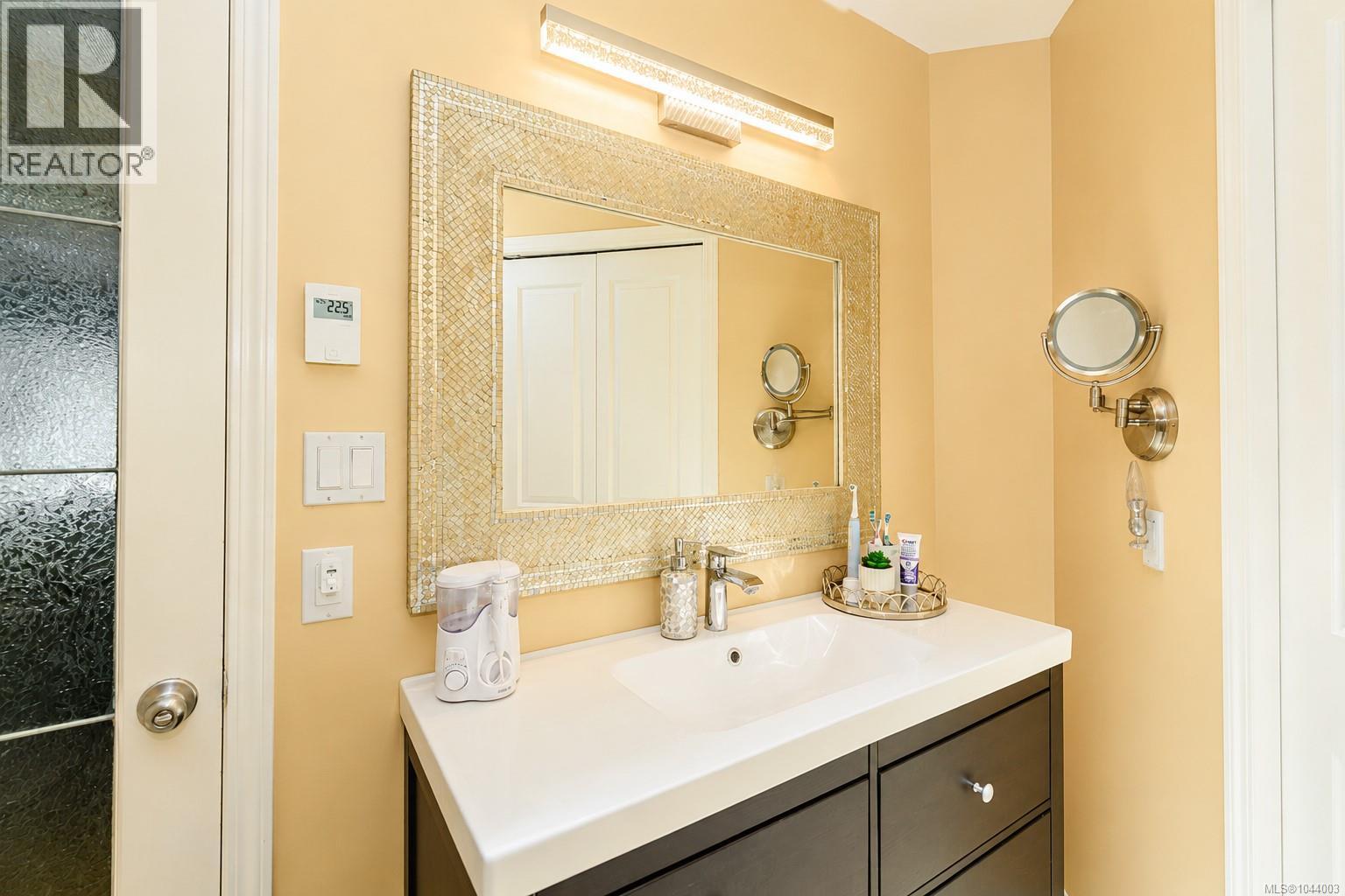 56 Stoneridge Dr - 23