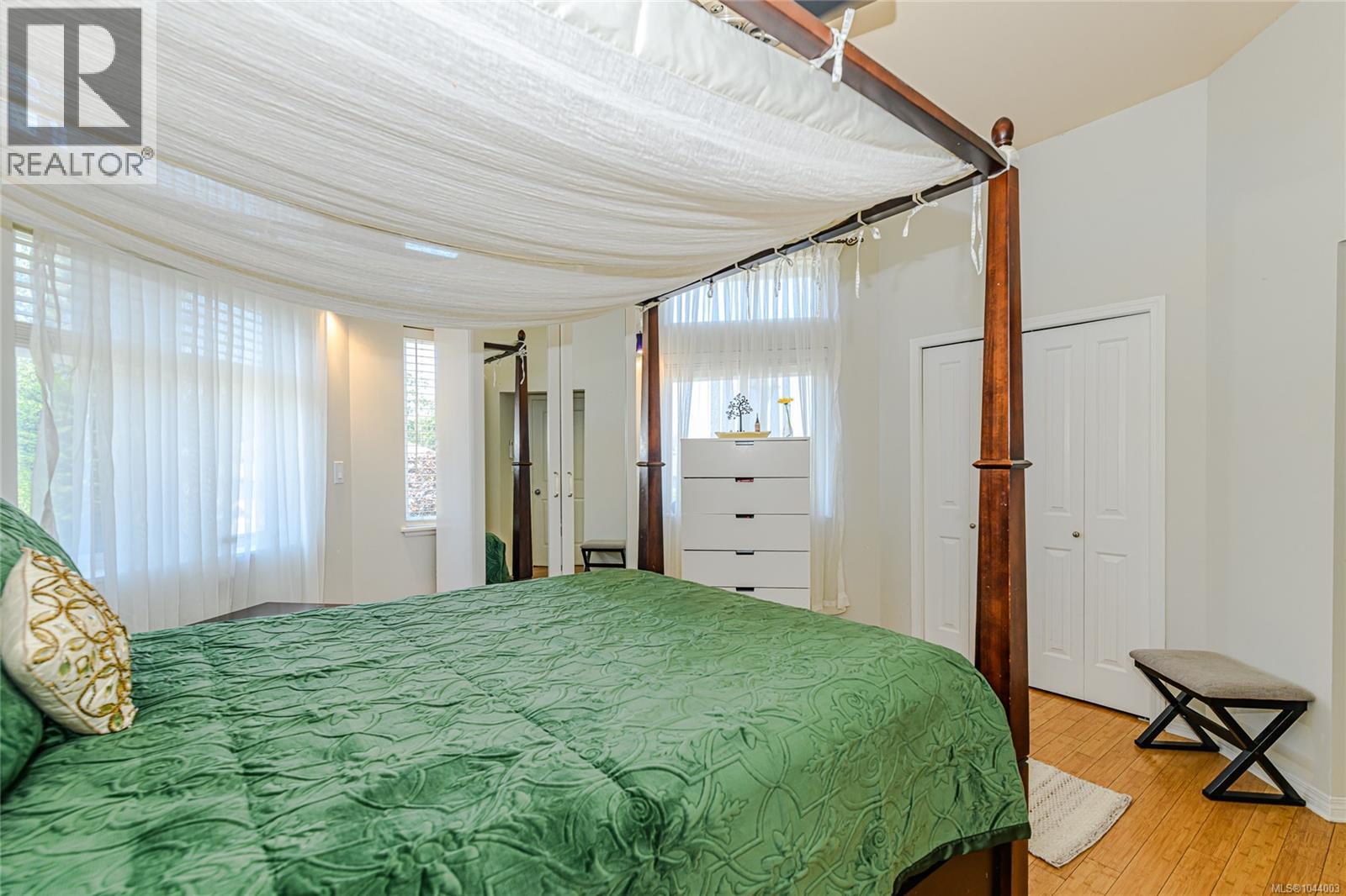56 Stoneridge Dr - 21